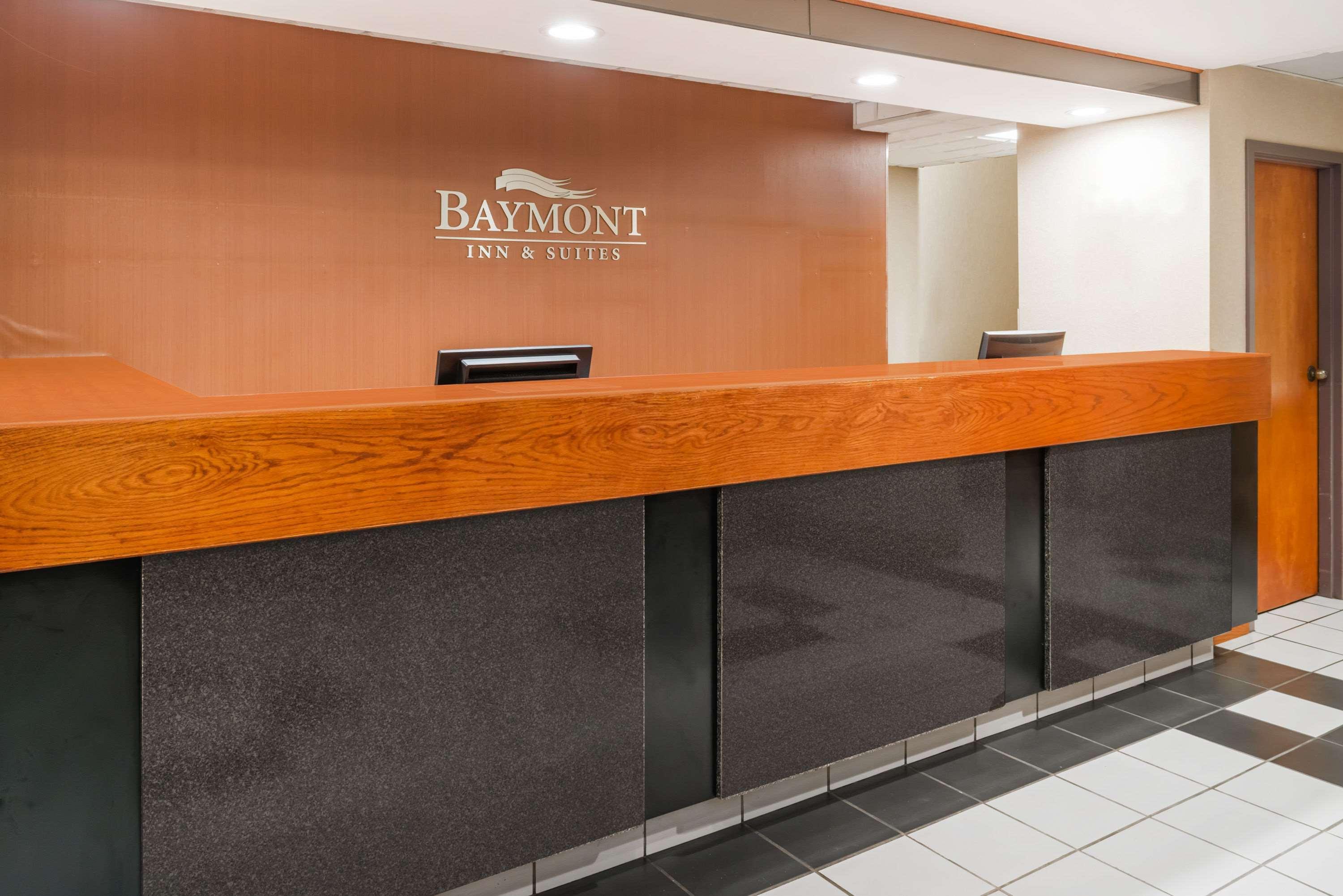 Baymont By Wyndham Clarksville Northeast Exterior photo